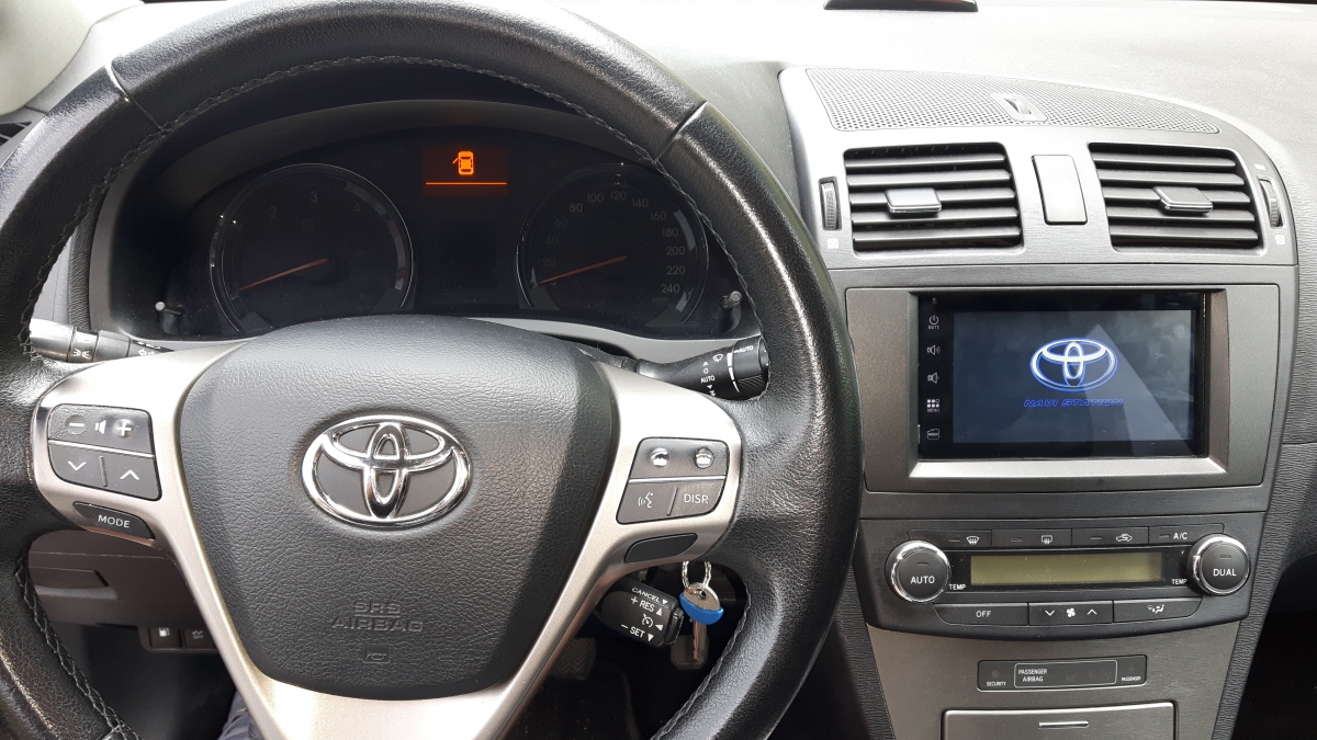 Toyota Avensis T27.jpeg